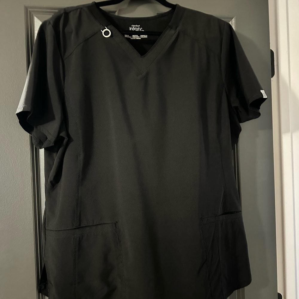 Cherokee Infinity V-neck 2 pocket scrub top. Like new, barely worn, size XL.